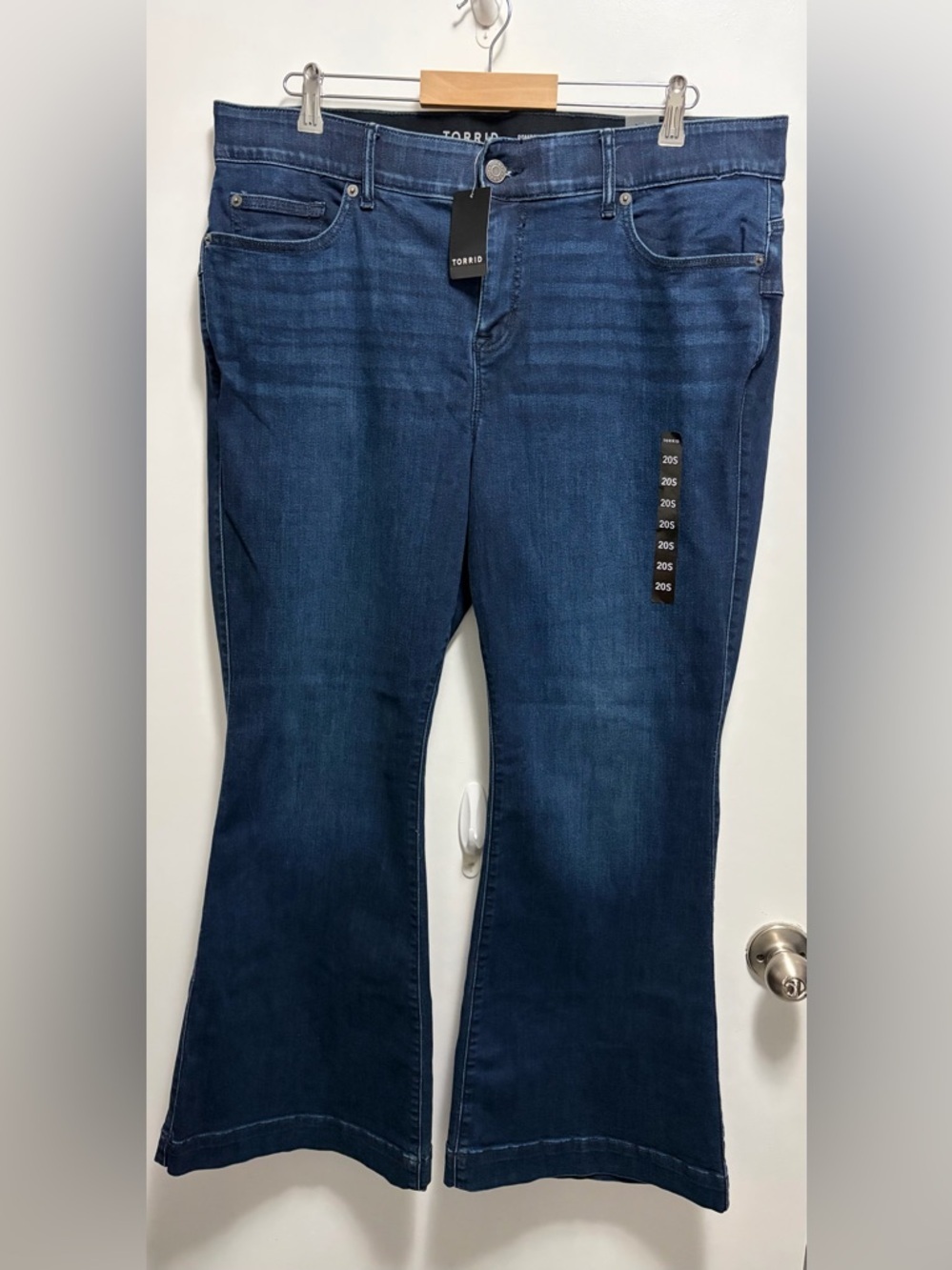 NWT Torrid Bombshell Flare Super Soft High Rise Jeans Size 20S